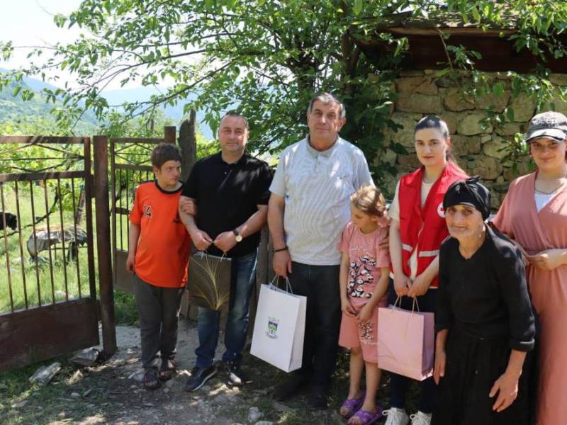 ადგილობრივი ხელისუფლების ხელმძღვანელებმა რამდენიმე მრავალშვილიან და განსაკუთრებული...